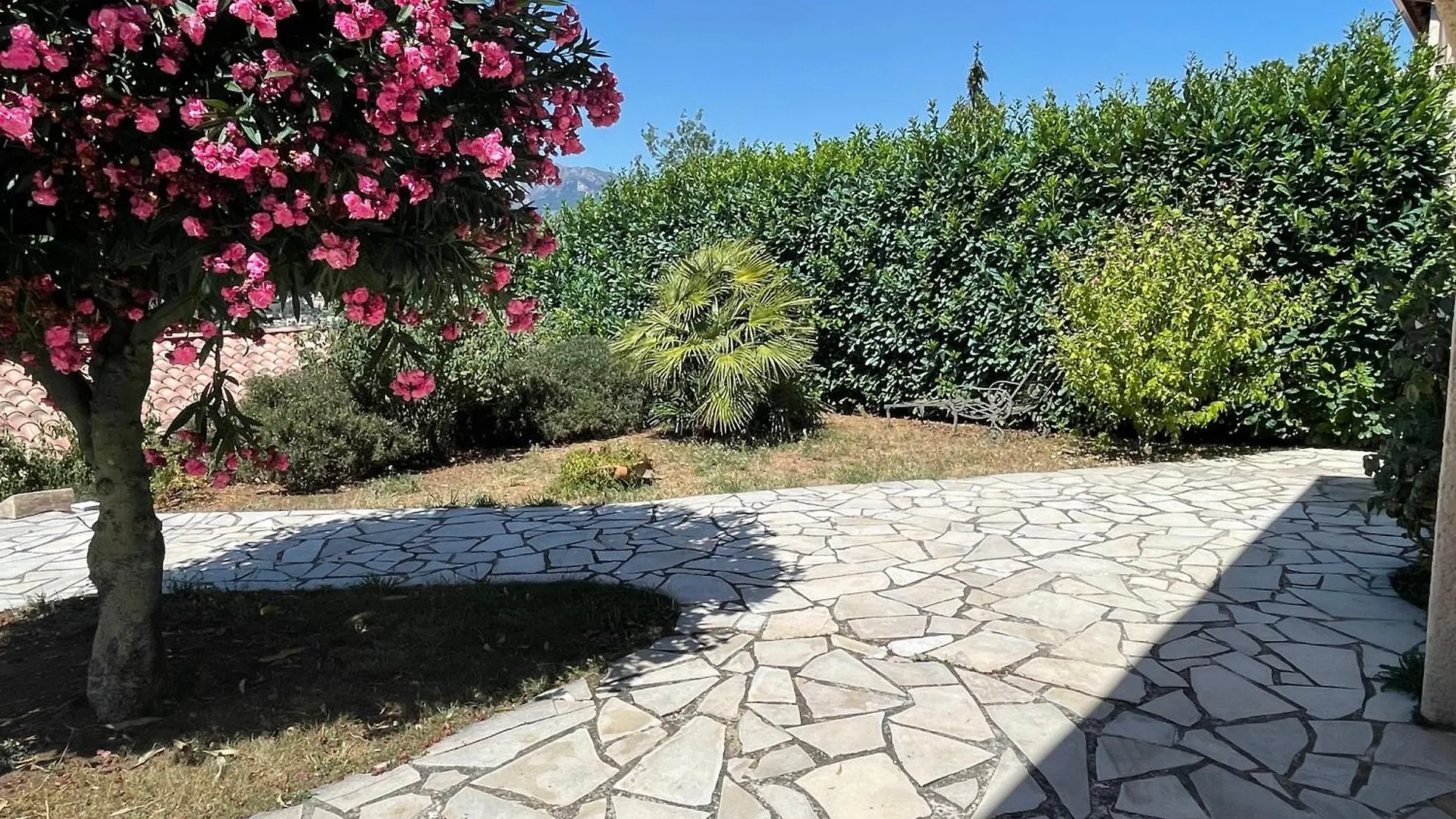 Apartment Rez De Jardin, Entre Mer Et Montagne Levens